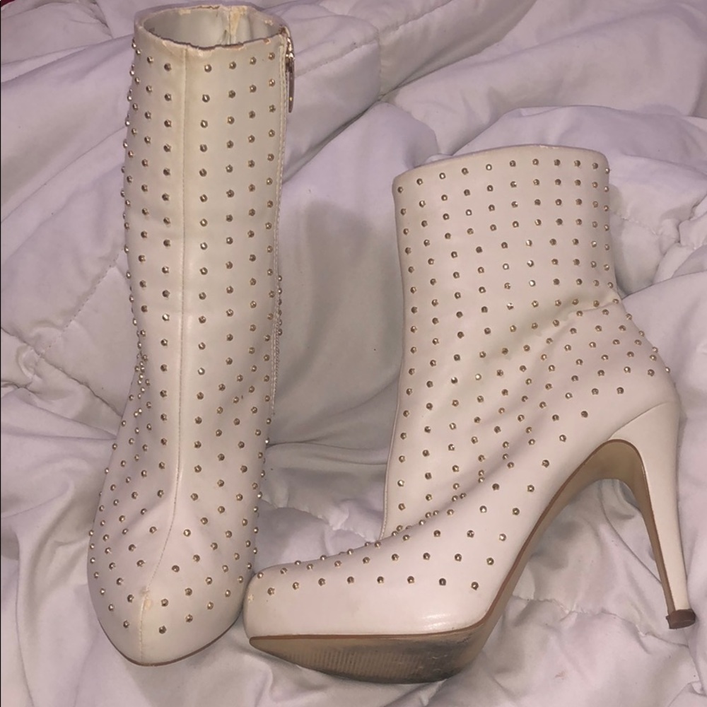Colin Stuart- Ivory booties